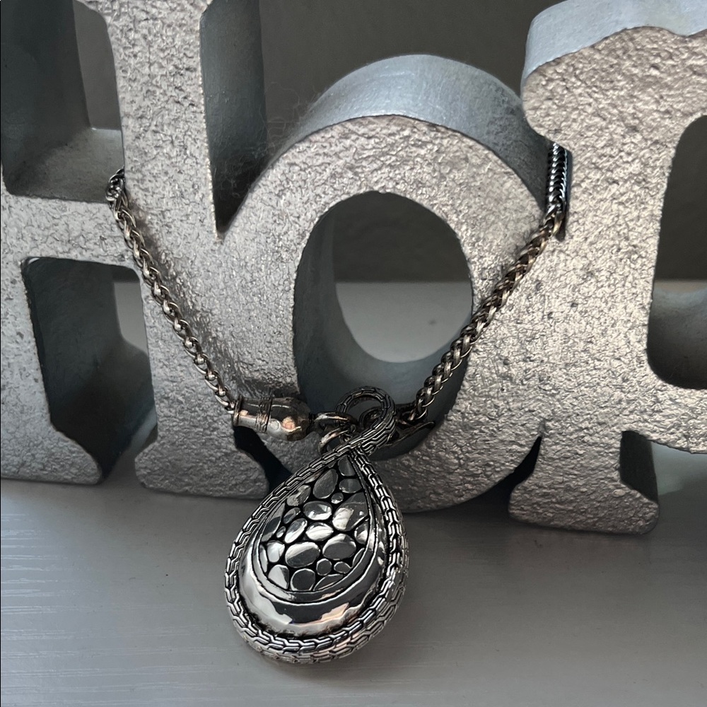 Intricate Silver Teardrop Pendant Necklace